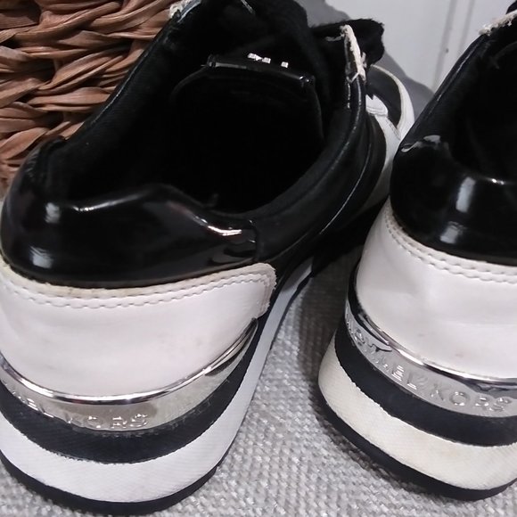 MICHAEL Michael Kors leather black and white  Allie Trainer size 6M - Picture 5 of 14